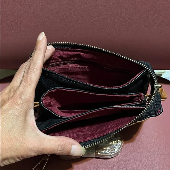 Coco + Carmen Black and Tan Wristlet - Picture 4 of 4